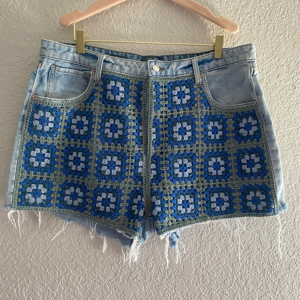 High Rise Crochet Festival Denim Shorts Size 18